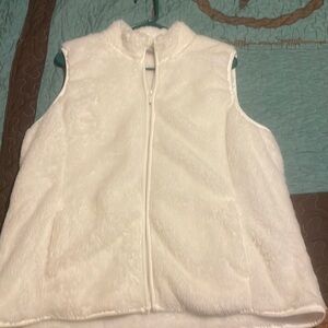 Croft & Barrow very soft white xl vest